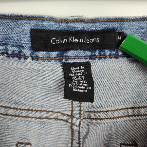 Calvin Klein Jeans Capri Jeans Women's Size 14 Blue Slight Distressing - Picture 11 of 13